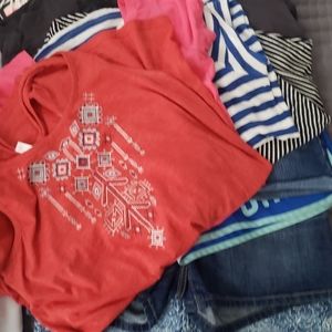 Girl's size 14/16 tops, shorts & a jumper.